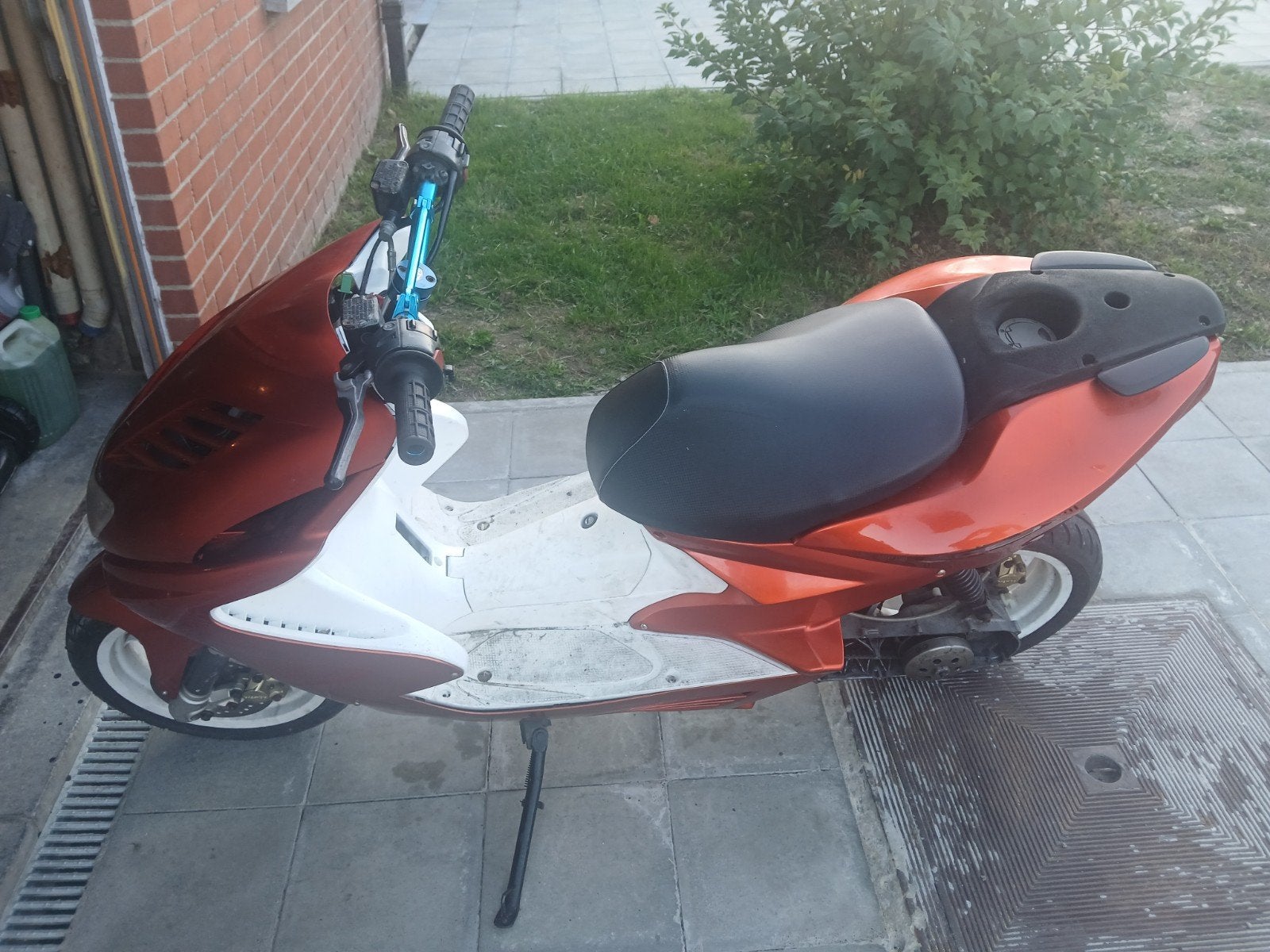 a vendre toutes pièces mbk nitro demander moi 0491 06 34 61, Enlèvement ou Envoi