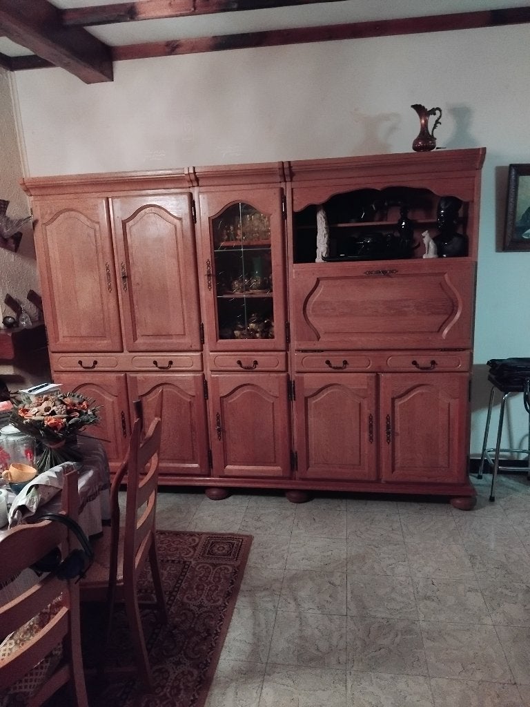 BUFFET EN CHENE EN EXCELLENT ETAT, Enlèvement