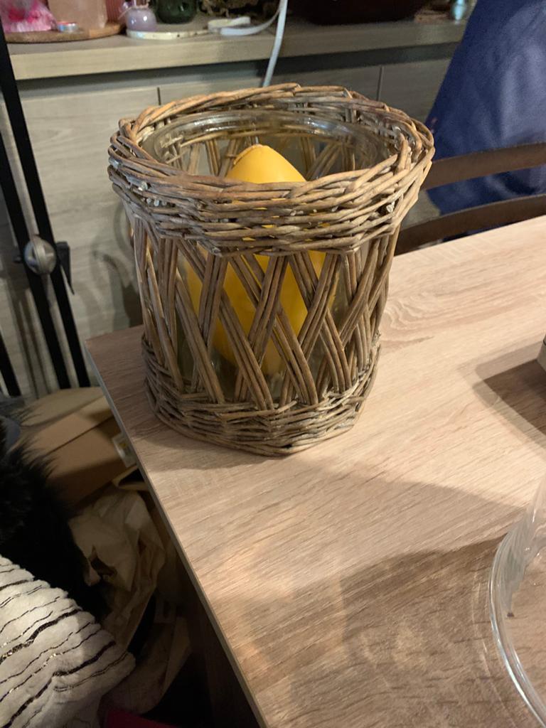 Korf met glas voor kaars in te branden of andere doeleinde, Ophalen, Zo goed als nieuw