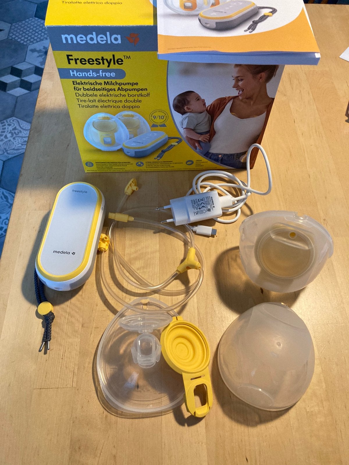 Medela freestyle handsfree borstkolf, Kinderen en Baby's, Ophalen, Medela, Borstkolf, Zo goed als nieuw