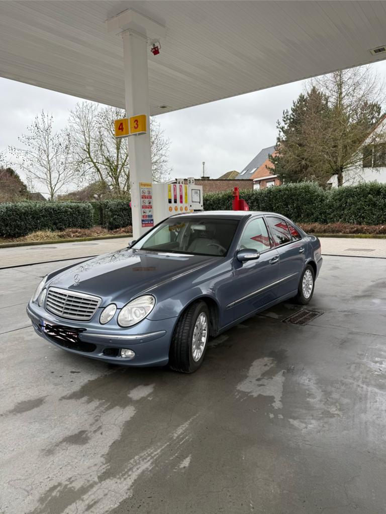 Mercedes E200 KOMPRESSOR, Auto's, Mercedes-Benz, Particulier, Centrale vergrendeling, Benzine, Euro 4, Automaat, Beige, Leder