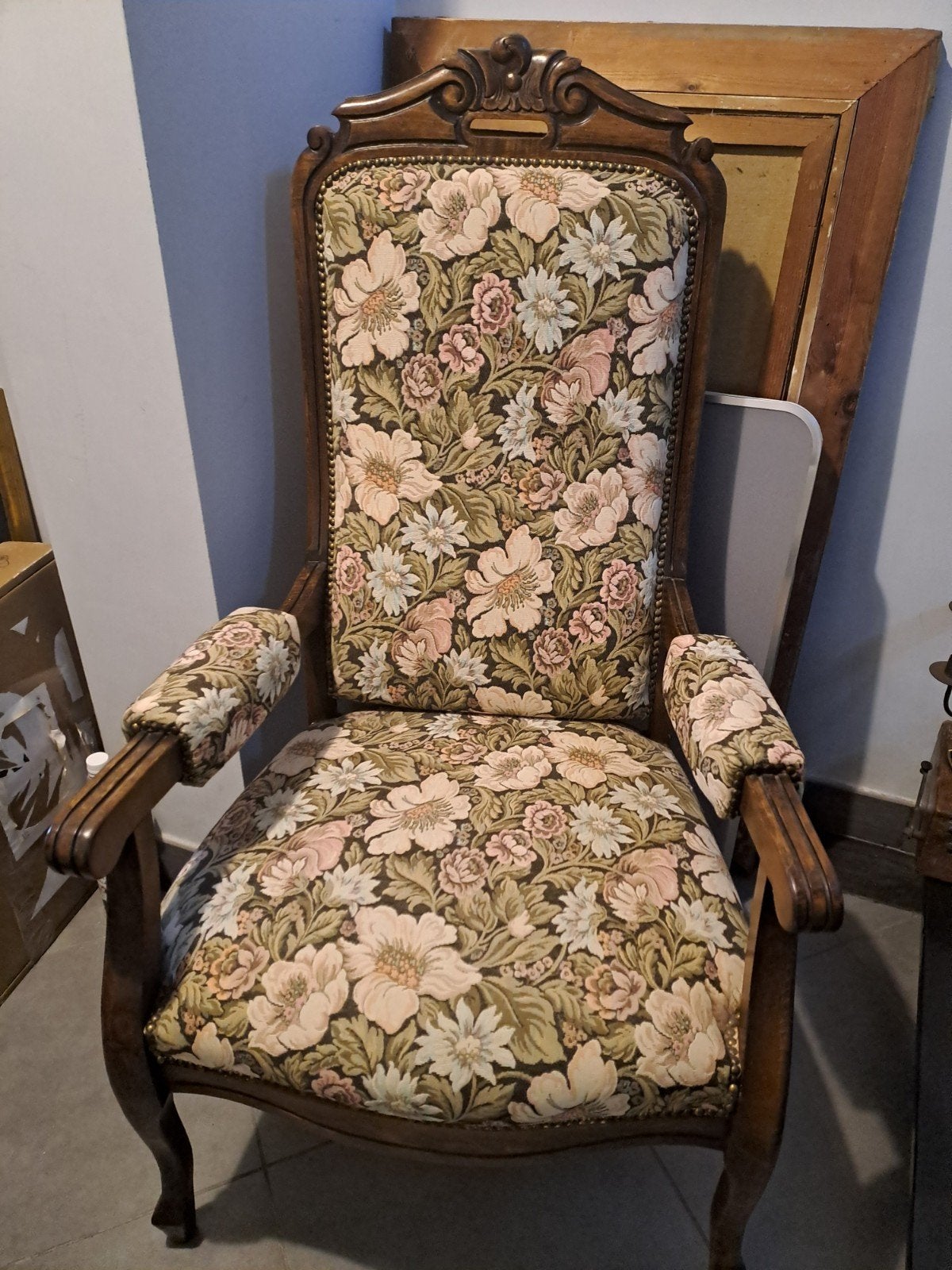 Fauteuil style Louis Philippe, Enlèvement