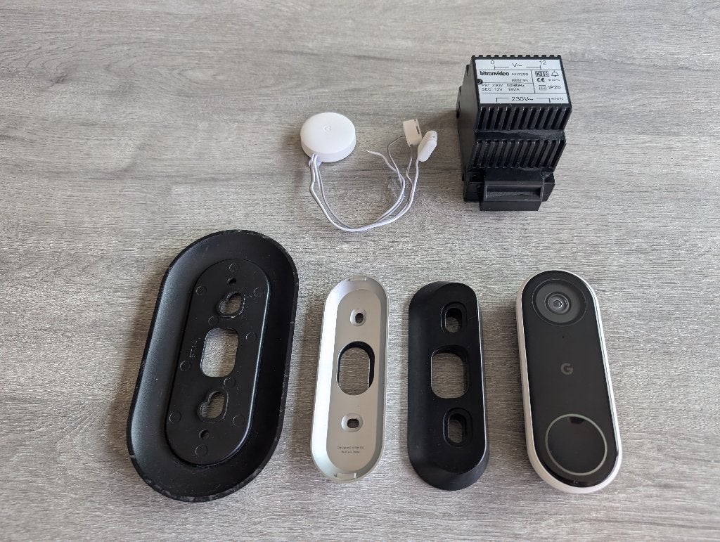 Google Nest Hello Videodeurbel, Ophalen of Verzenden, Compatibel met smartphone, Gebruikt, Bedraad