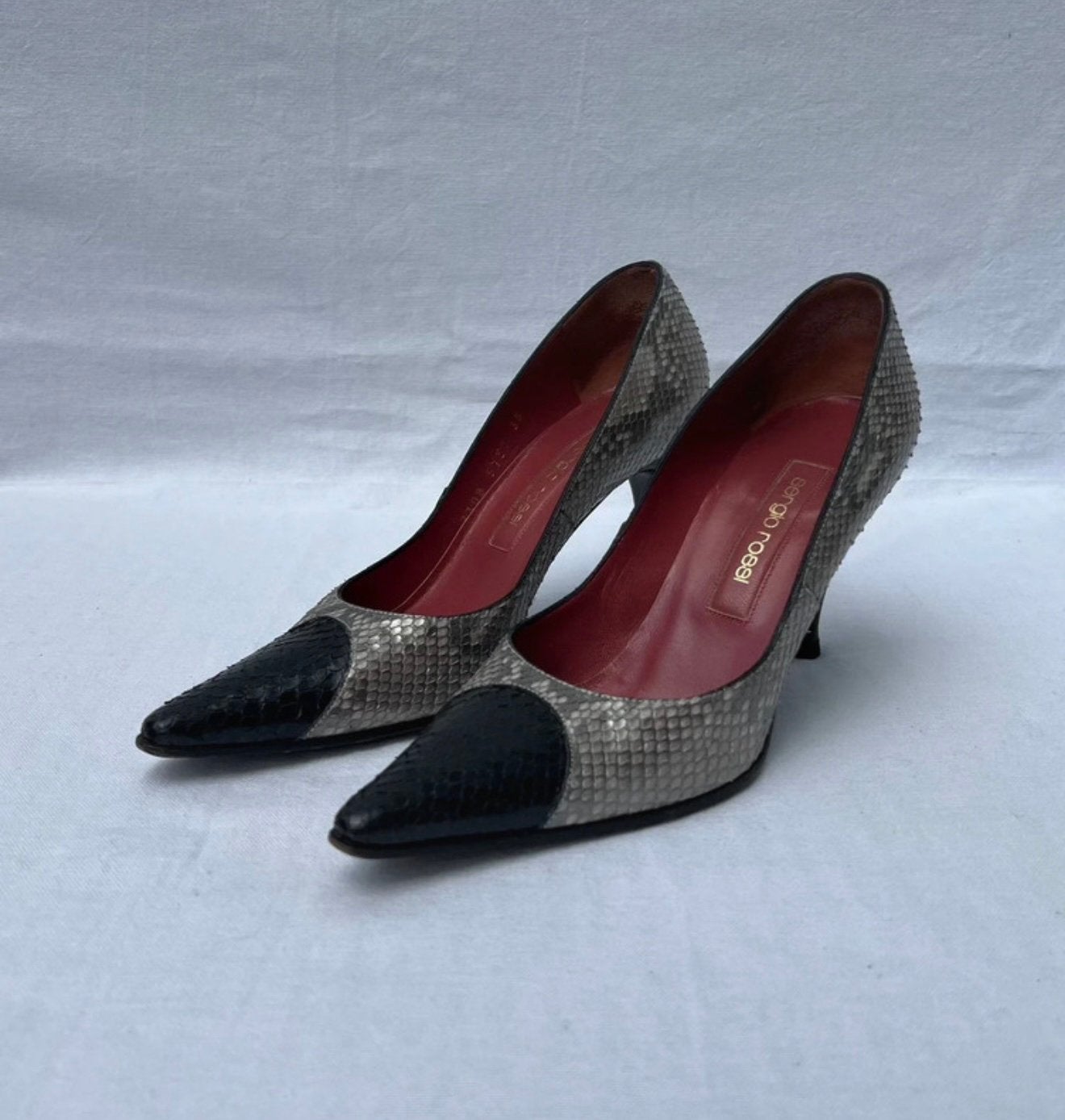 Sergio Rossi pythonpompen - Wild elegance 23085737, Kleding | Dames, Ophalen, Pumps, Zwart, Gedragen