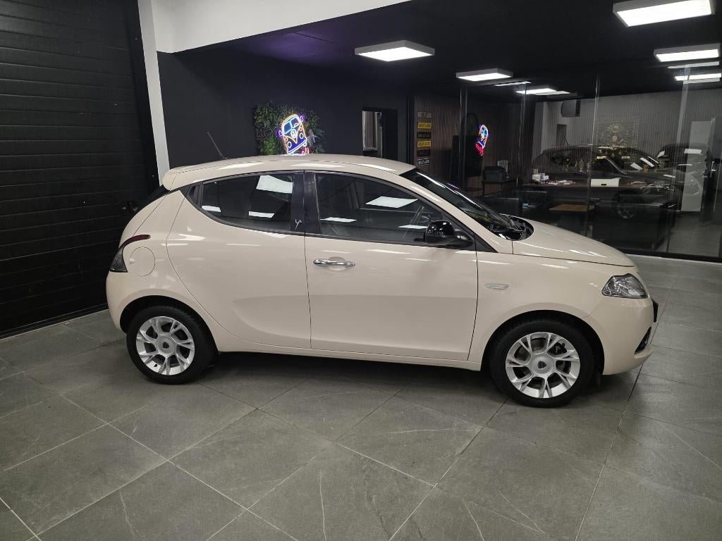 LANCIA YPSILON BENZINE/41,000 KM/2017/EURO6/TOP STAAT, Autos, Lancia, Achat, Euro 6, Entreprise, Brun