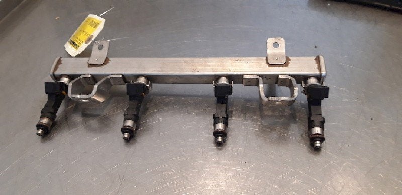 RAMPE D'INJECTION Mazda MX-5 (NC18 / 1A) (03-2005/12-2014), Utilisé, Mazda