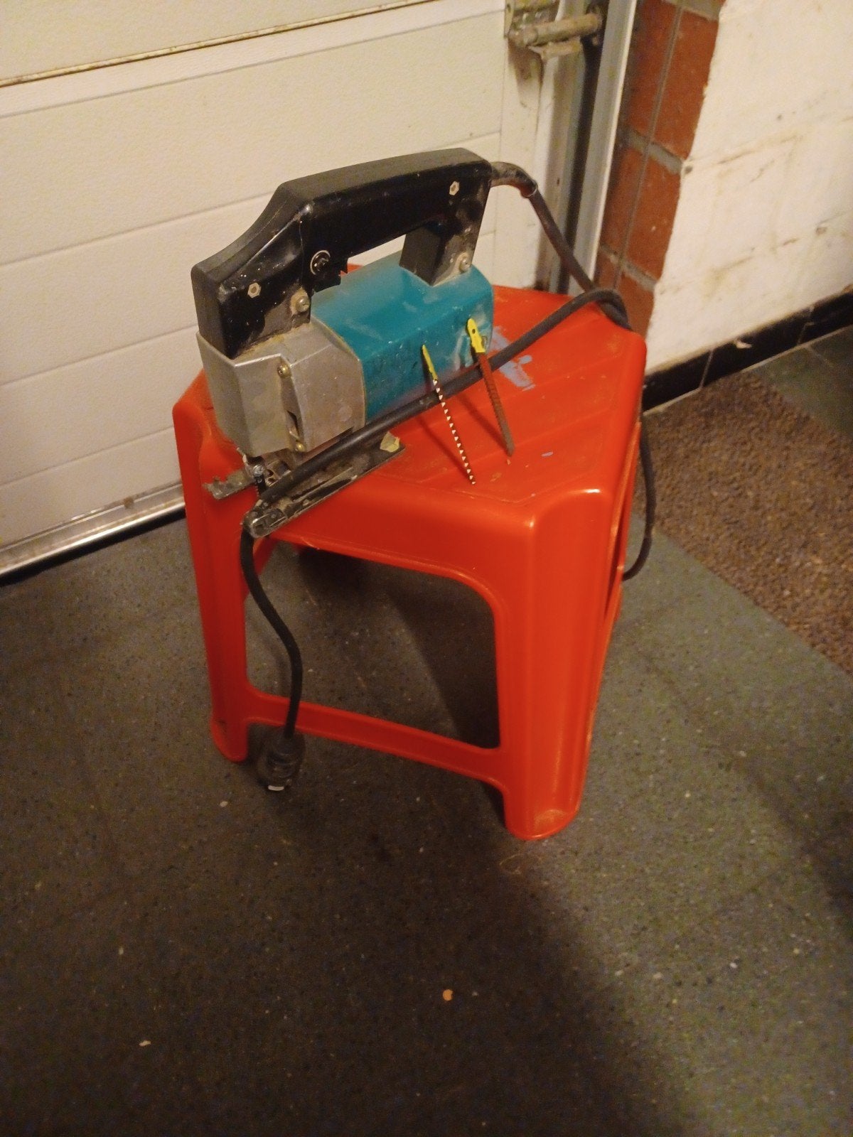 Decoupeerzaag Makita professionele 3 zaagbladen bij pr 40eu, Doe-het-zelf en Bouw, Gereedschap | Zaagmachines, Ophalen, Decoupeerzaag