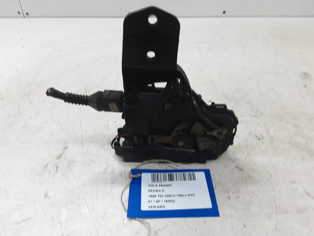 SERRURE DE PORTE ARRIÈRE DROITE Volkswagen Passat (3B3), Volkswagen, Mevr. I. Hauben, Utilisé, Arrière