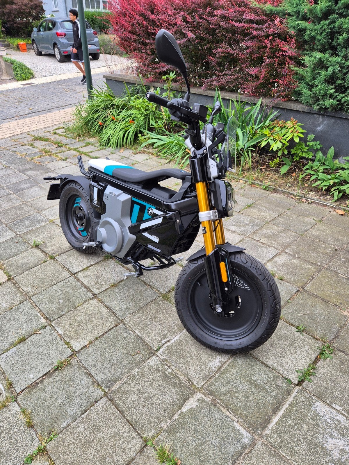BMW CE-02 HIGHLINE 2024 550km comme neuve .+ chargeur rapide
