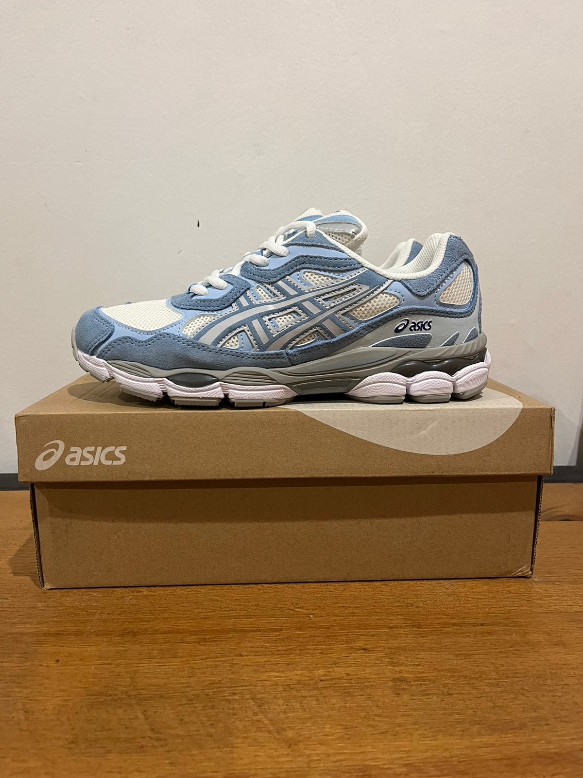Asics gel nyc, Vêtements | Hommes, Chaussures, Enlèvement, Comme neuf