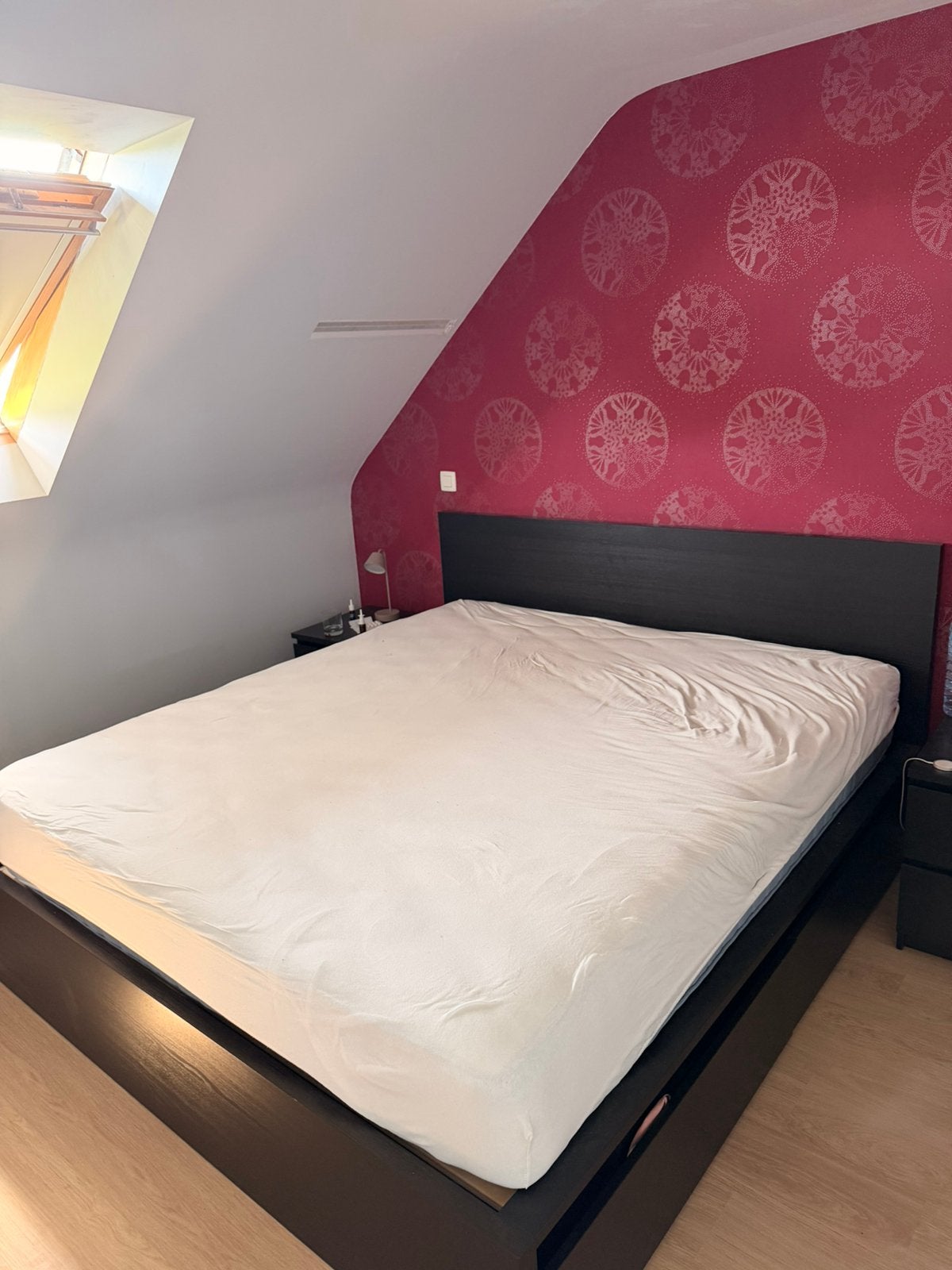 Malm bed 1m80, 8 maanden oud - INCL matras, Huis en Inrichting, Ophalen, Zo goed als nieuw