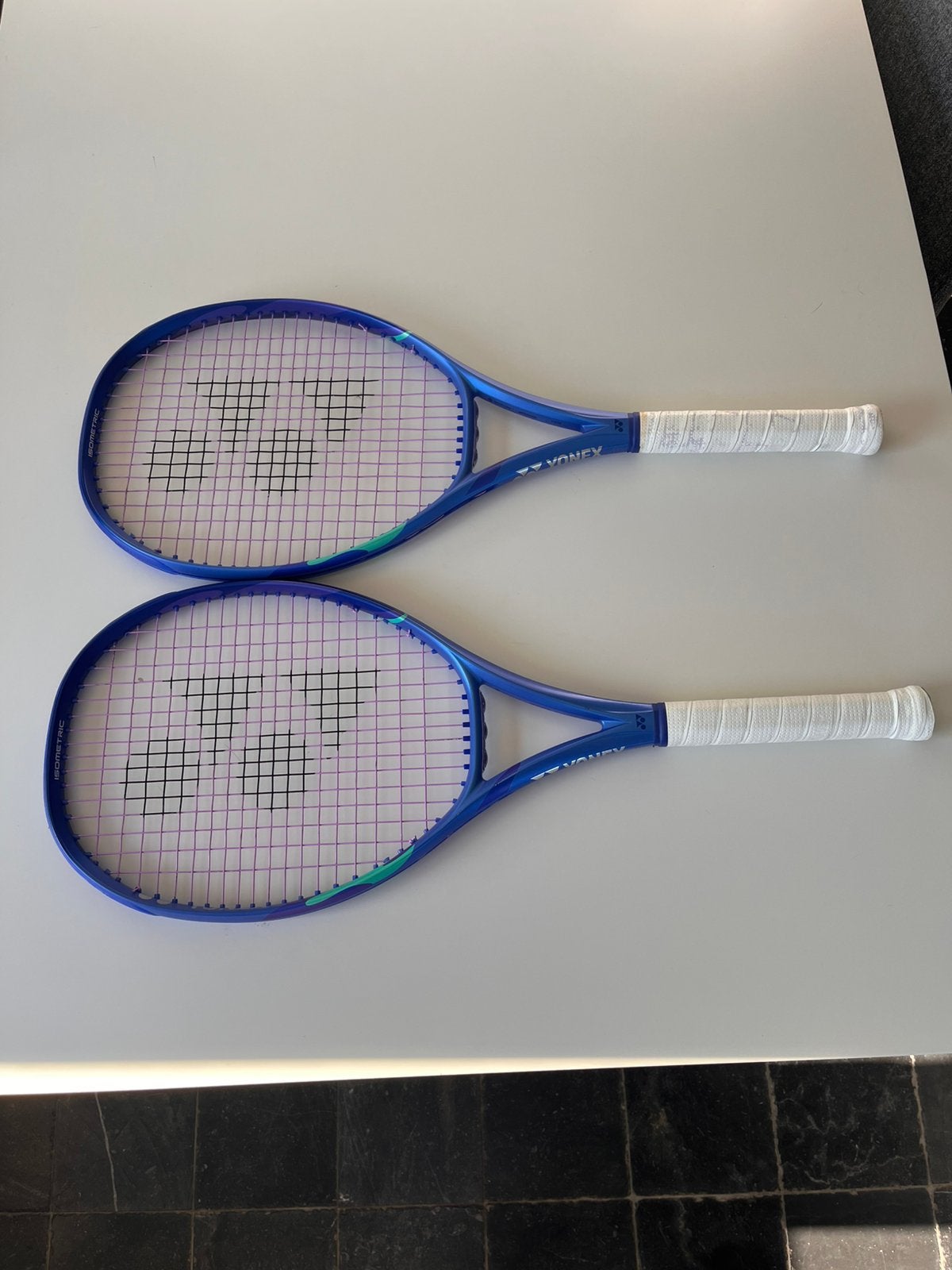 Yonex ezone 100, Enlèvement ou Envoi, Comme neuf, L1