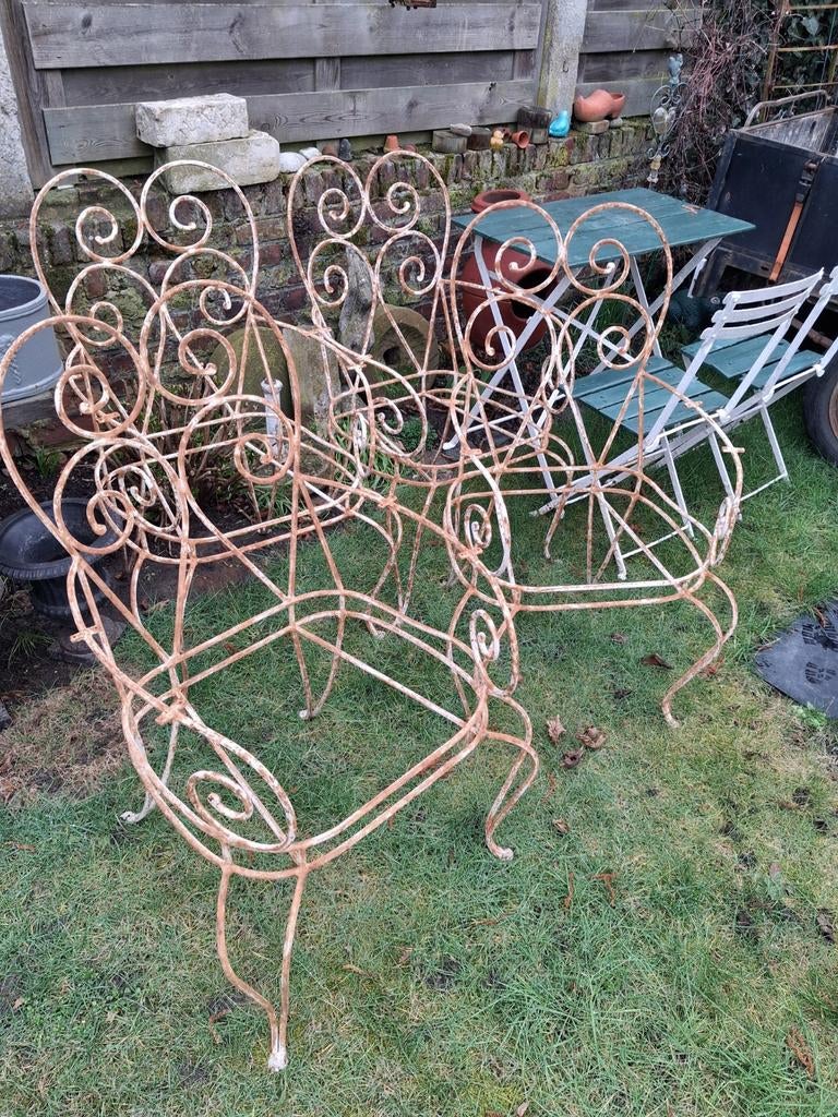 4 cadres de chaises de jardin en fer forgé. Belle patine., Enlèvement