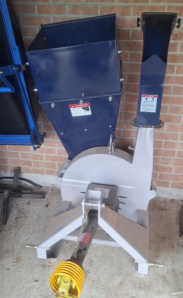 Hakselaar voor tractortakken, Ophalen