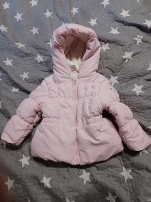 une petite veste rose +une robe à  paillettes t.18 mois, Kinderen en Baby's, Ophalen of Verzenden