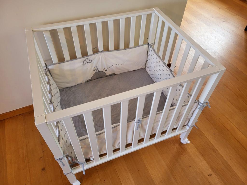 Wit babypark met Noukie's bekleding, Kinderen en Baby's, Ophalen, Zo goed als nieuw, Wieltjes