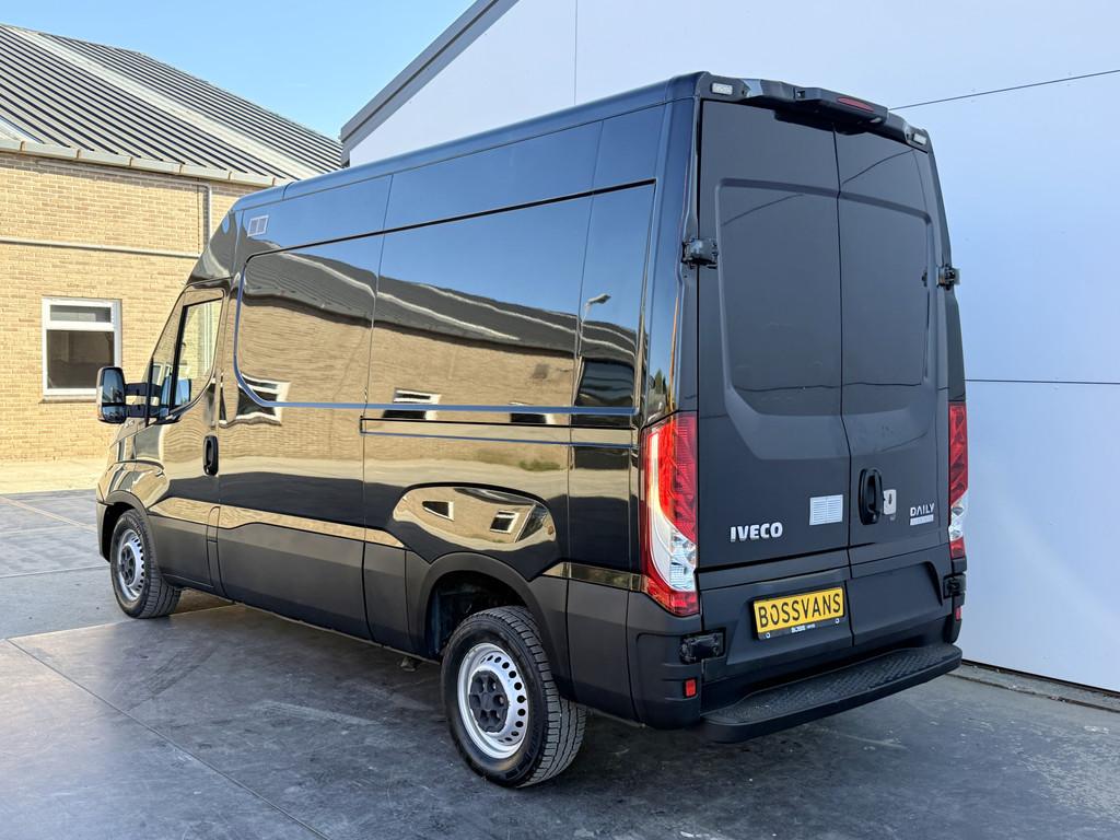 Iveco Daily 35S16 2.3 Automaat L2H2 Airco Cruise Control Nav, Automaat, Achterwielaandrijving, Gebruikt, Zwart