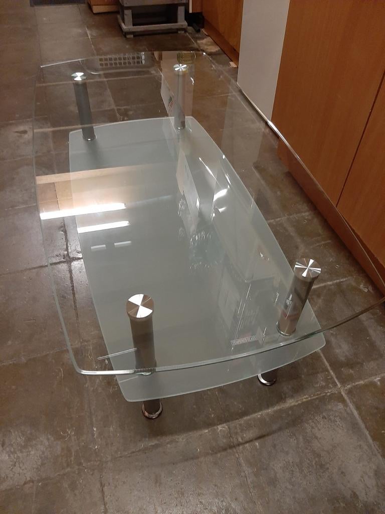 Glazen salontafel, Ophalen