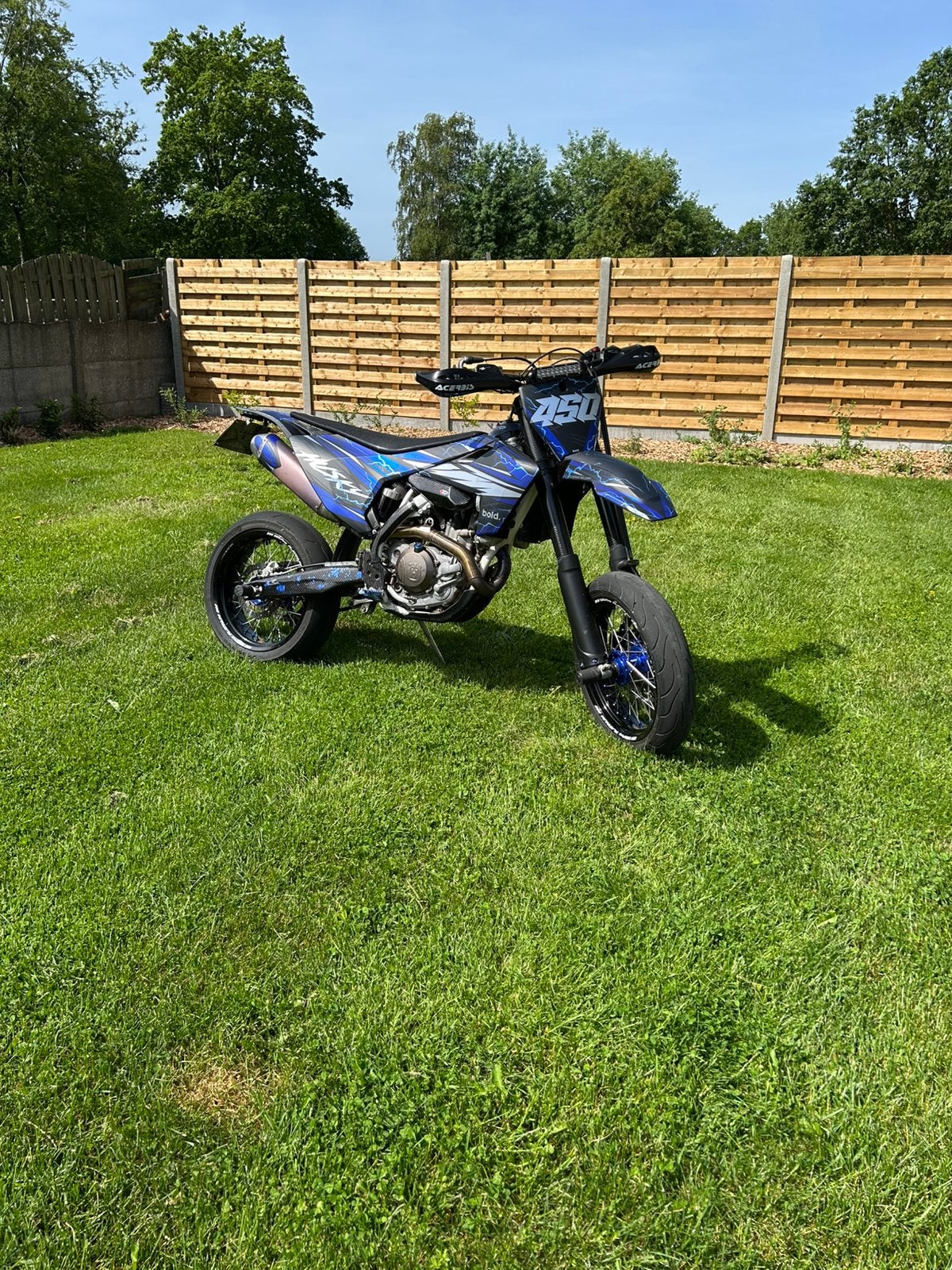 Husqvarna fe 450 supermoto A2 full power, Motoren, 450 cc, Particulier, Minimaal motorrijbewijs A2, 1 cilinder