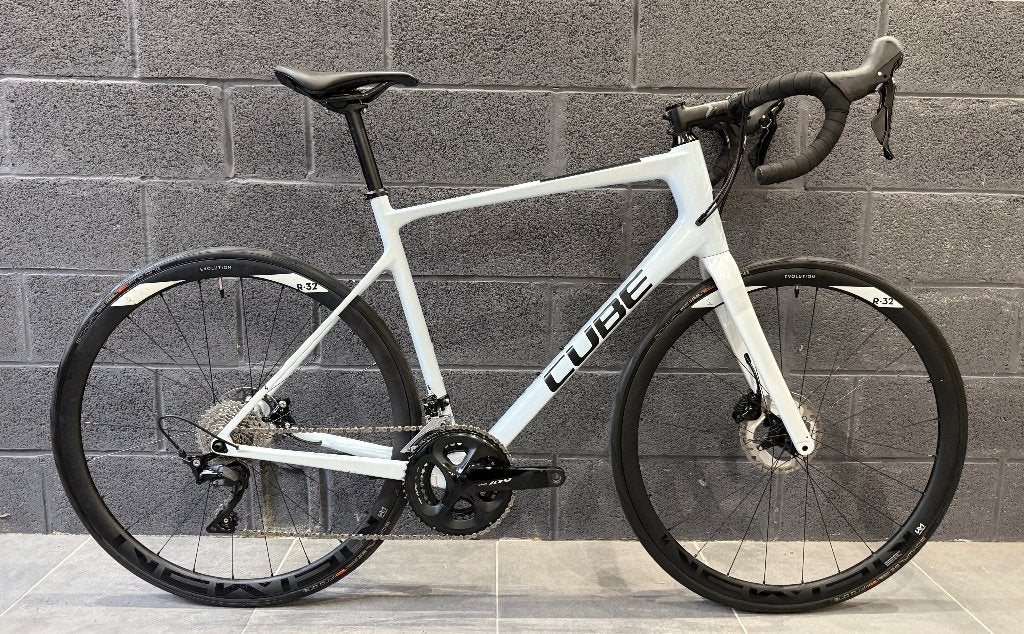 velo cube attain gtc race, 57 à 61 cm, Enlèvement, Utilisé, 28 pouces