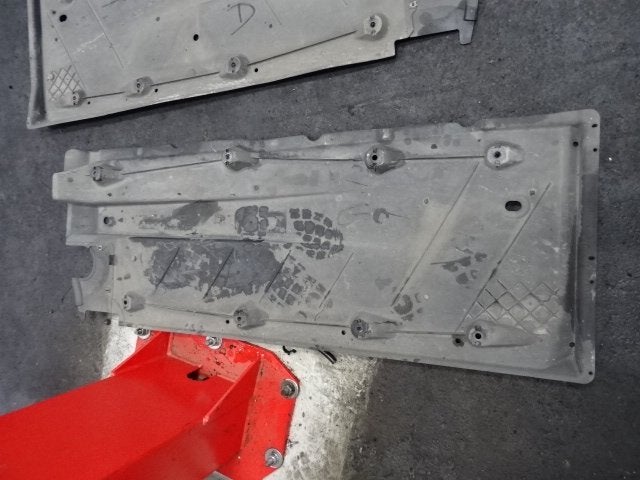 PLAQUE ARRIÈRE AVANT GAUCHE Volkswagen Golf VI (5K1), Volkswagen, Volkswagen AG, Utilisé, Kundenbetreuung@volkswagen.de