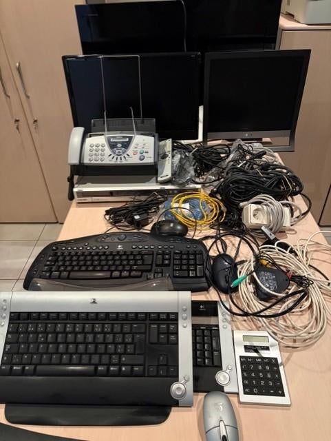computermateriaal , toetsenborden, schermen, TV, video, Informatique & Logiciels, NAS, Enlèvement, Utilisé