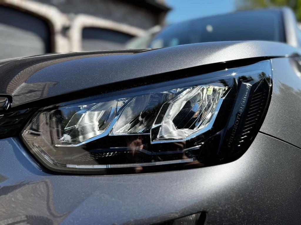 Peugeot 2008 | FULL LED | NAVI | CAMERA | CARPLAY | AUTO A/C, Autos, Peugeot, Argent ou Gris, Achat, 1280 kg, Euro 6