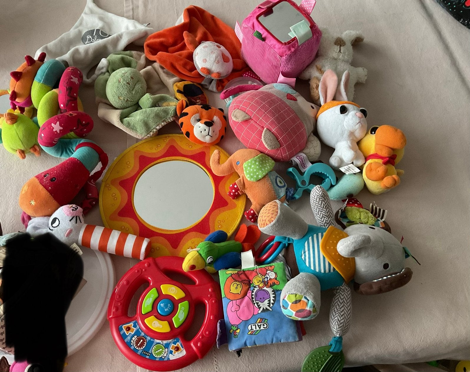 Lot de 17 premiers jouets pour bébés et tout petits, Enlèvement ou Envoi, Comme neuf, Hochet, Sonore