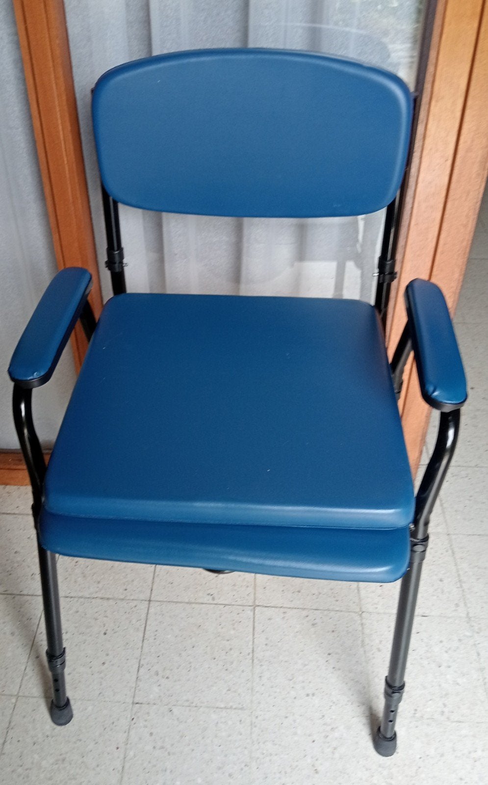 Chaise percée avec pieds réglables en hauteur, Divers, Matériel Infirmier, Enlèvement
