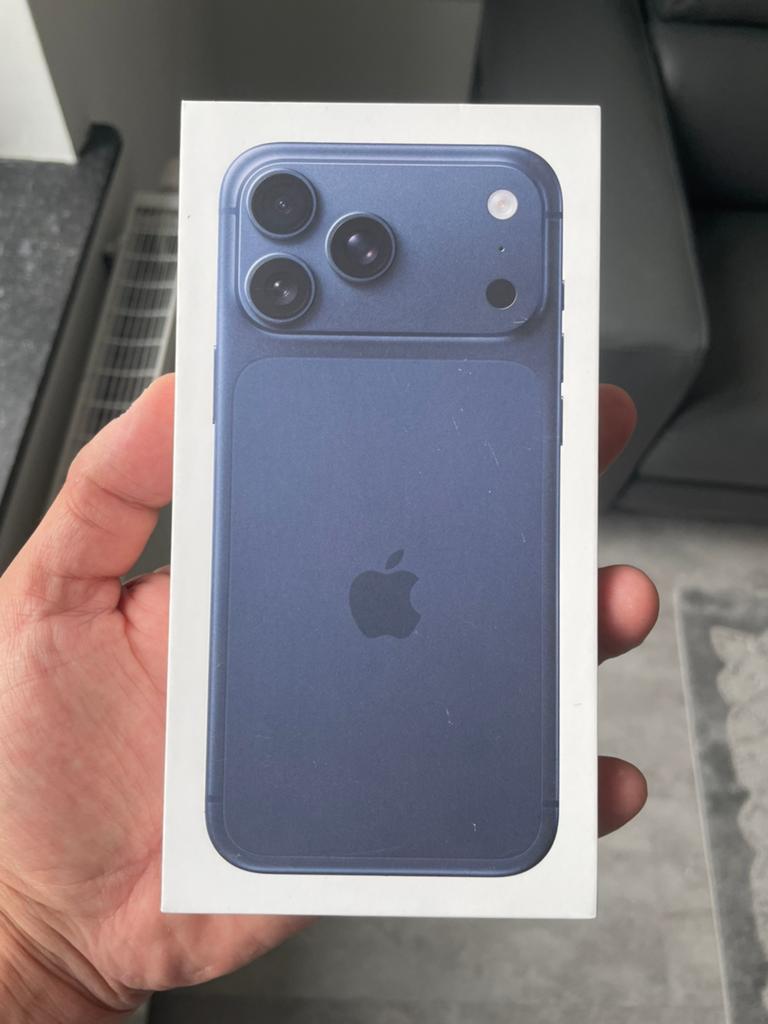 iPhone 17 Pro 512Gb bleue NEUF!! Vd/éch, Telecommunicatie, Mobiele telefoons | Apple iPhone, Ophalen, 512 GB, Nieuw, Overige modellen