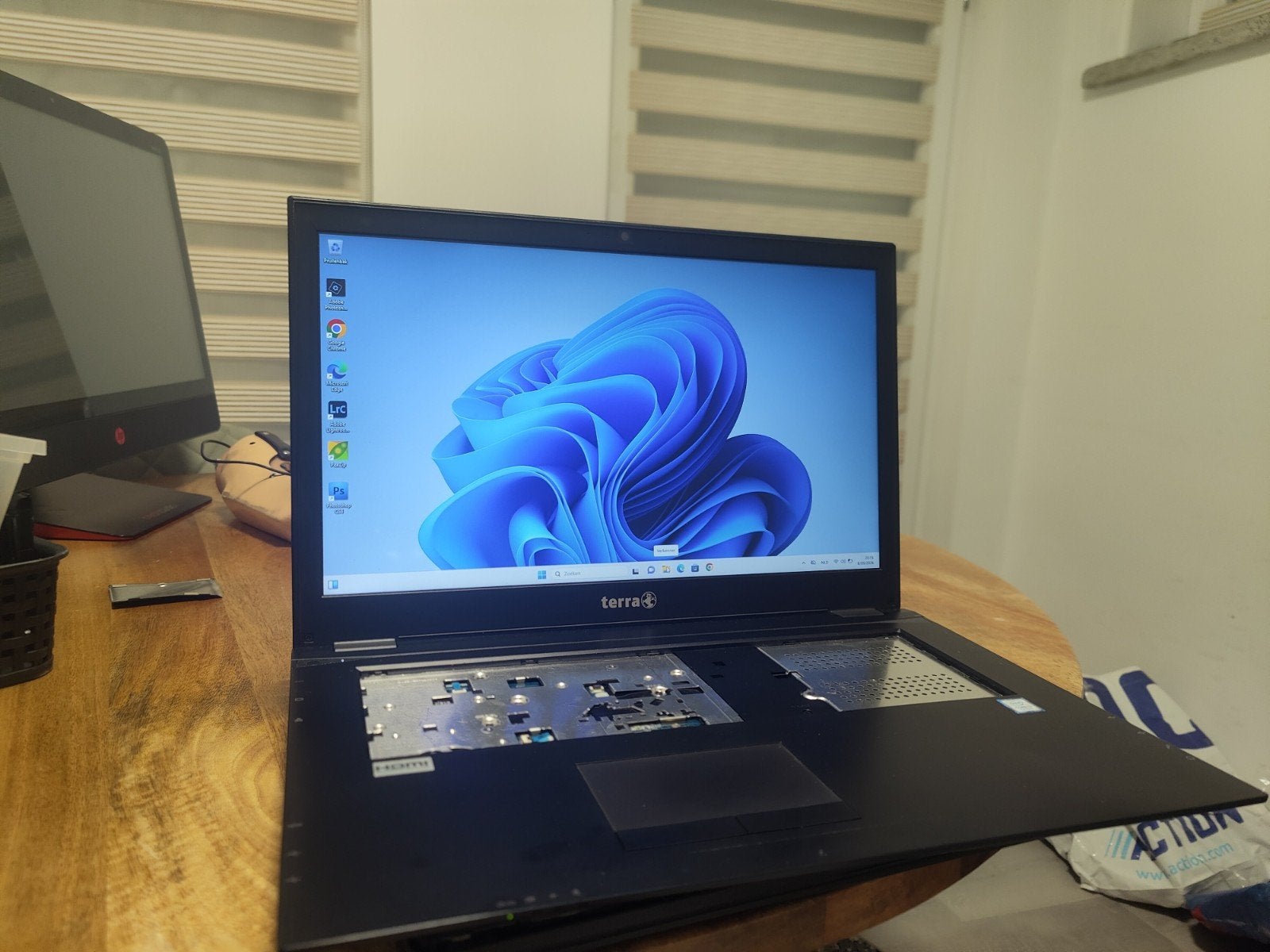 laptop SSD 256gb/ 8 gb ram/ 17.3 inch / geen toetsenbord, 2 tot 3 Ghz, 8 GB, Ophalen of Verzenden, SSD