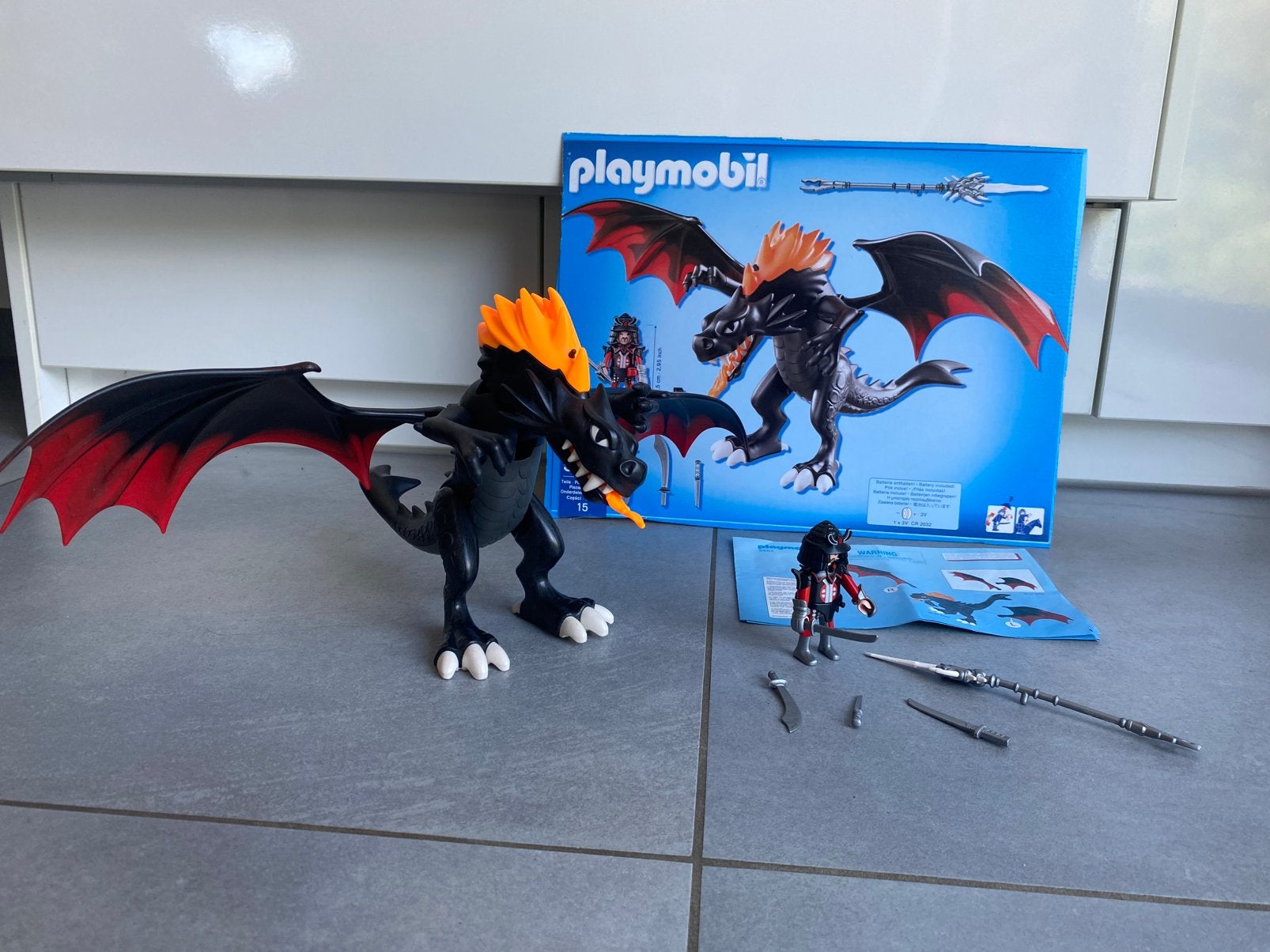Playmobil dragons zwarte draak met lichtgevende vlammen 5482, Kinderen en Baby's, Speelgoed | Playmobil, Ophalen, Complete set