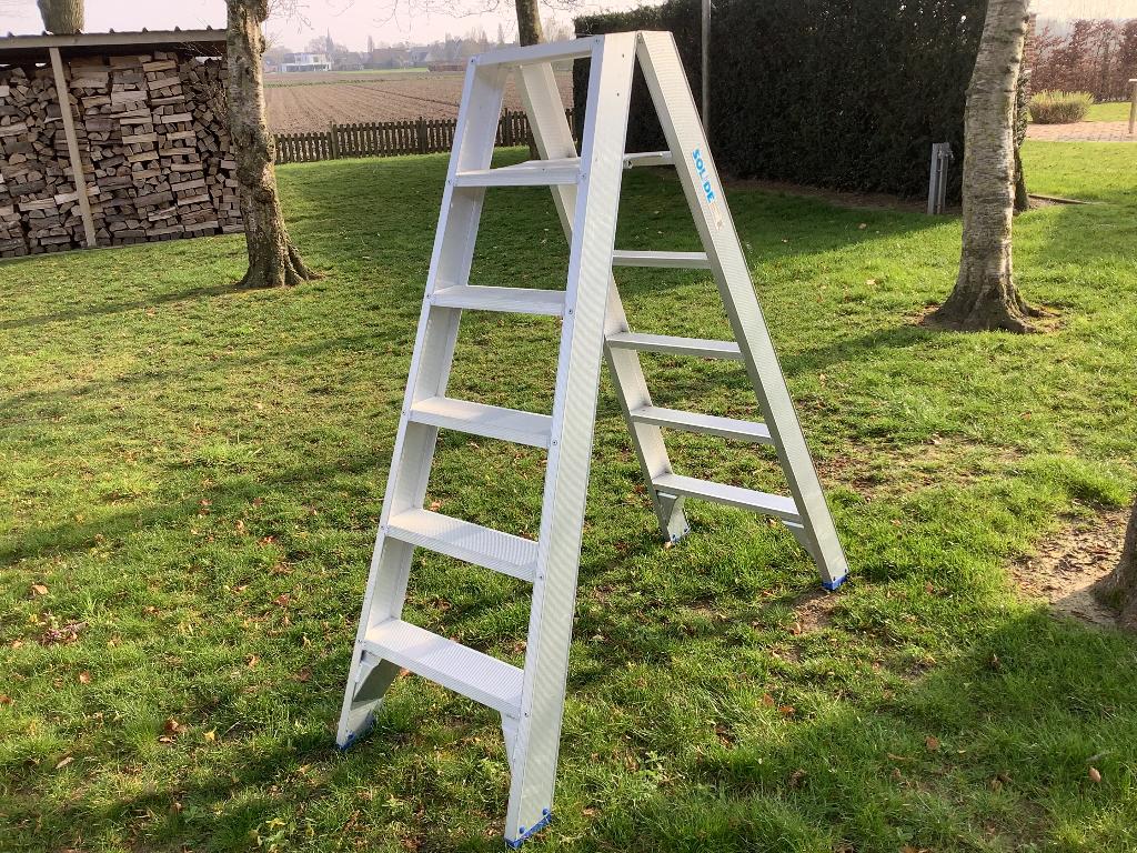 Alu trapladder solide, Ophalen, Zo goed als nieuw, Ladder, Opvouwbaar of Inschuifbaar