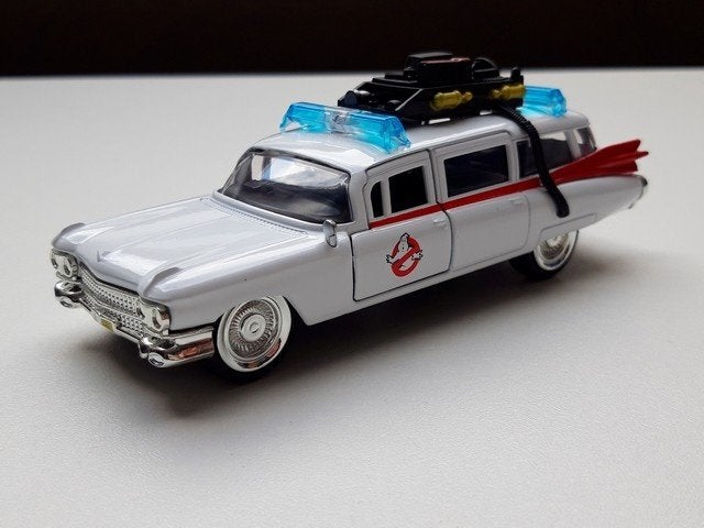 modelauto Ghostbusters Ecto 1 Cadillac – Jada Toys 1:32, Hobby & Loisirs créatifs, Envoi, Neuf, Voiture, Autres marques
