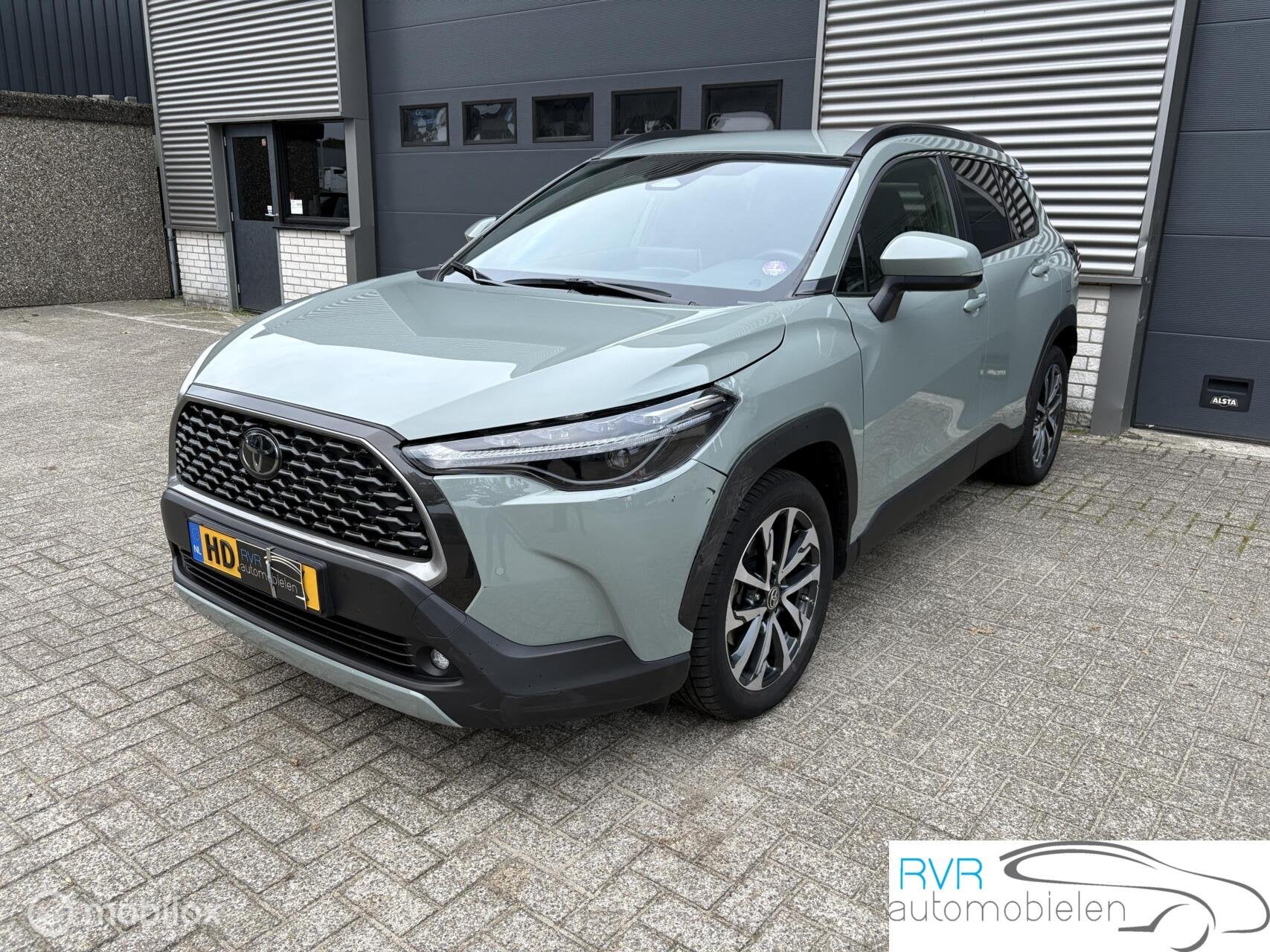 Toyota Corolla Cross Hybrid 140 AUTOMAAT/CRUISE/NAVI/SCHADE, Stof, Gebruikt, Zwart, 4 cilinders