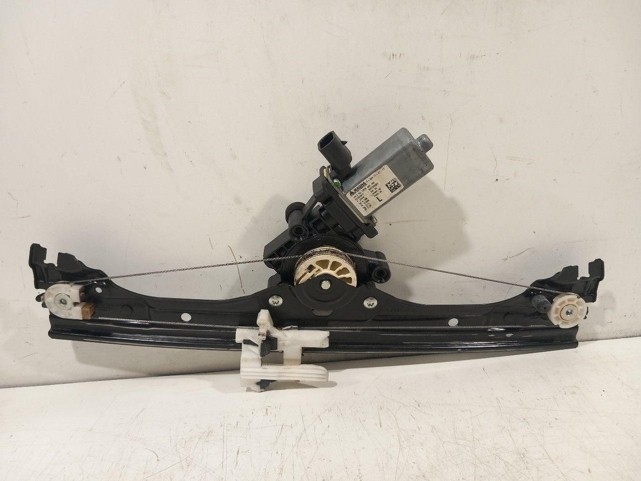 Raammechaniek elektrisch links voor Fiat 500, Van der Ven Autorecycling B.V., Ettenseweg 76, 4706 PB Roosendaal, The Netherlands