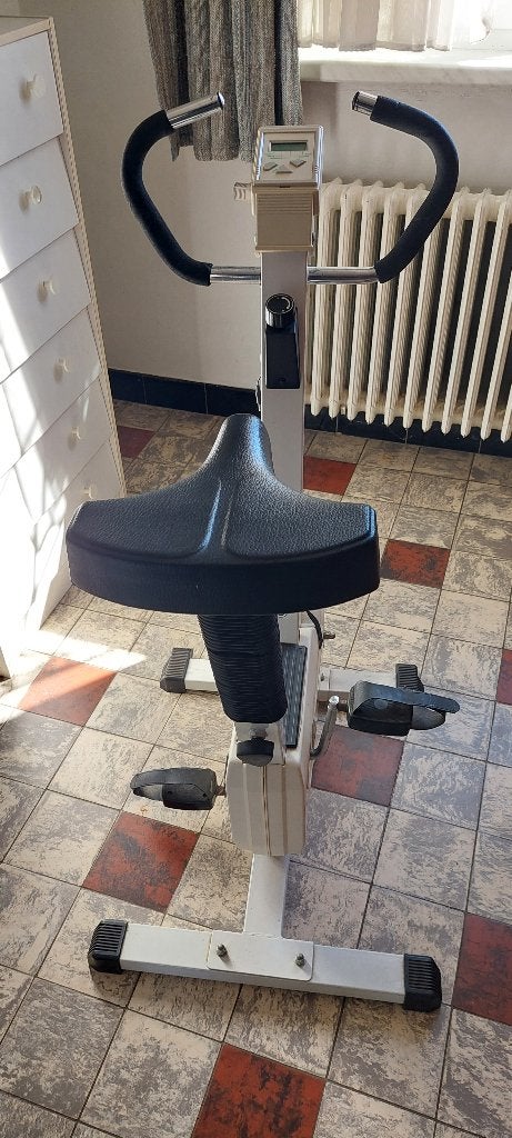 Hometrainer / trainingsfiets met computer, Jambes, Enlèvement, Utilisé, Vélo d'appartement