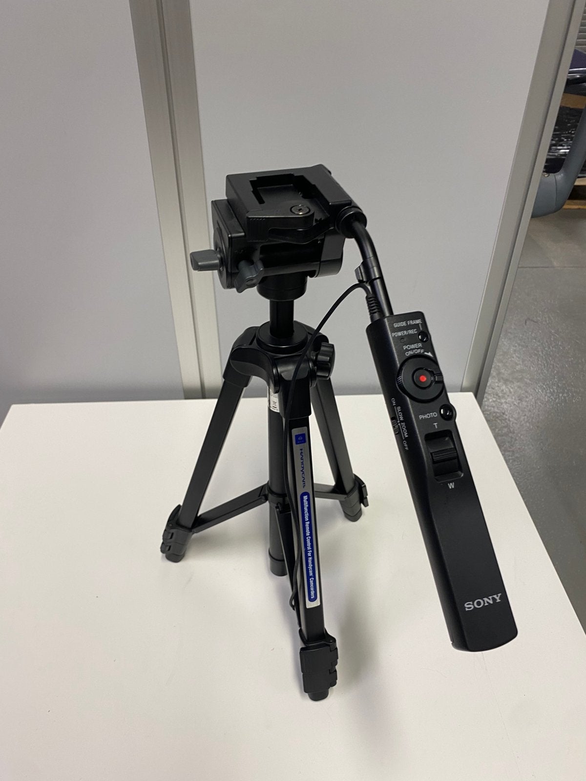 2x Sony VCT-50AV videostatief met afstandsbediening, Audio, Tv en Foto, Fotografie | Statieven en Balhoofden, Ophalen of Verzenden