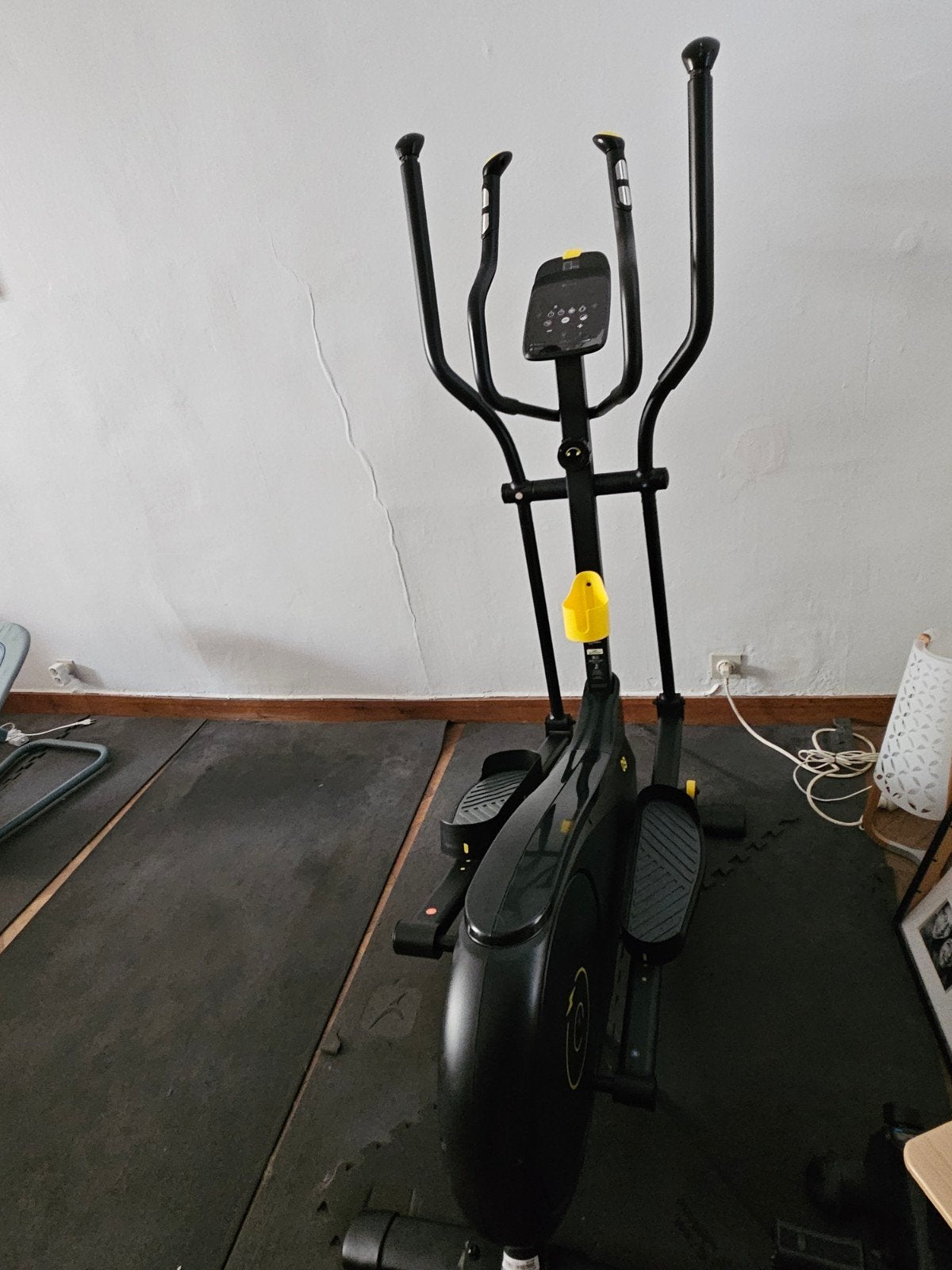 Elliptique d'entraînement 520 auto alimenté et connecté - DO, Enlèvement