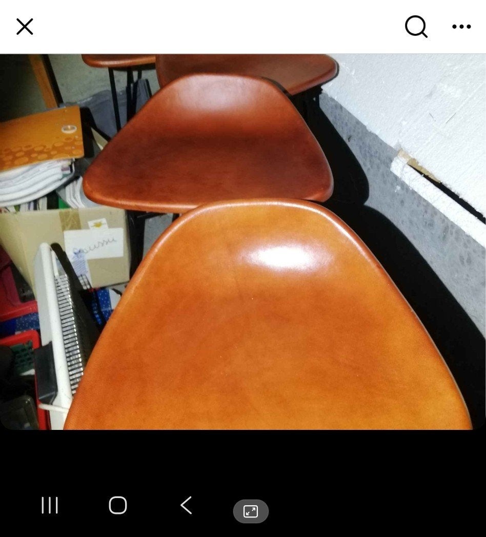 tabouret de bar, Enlèvement