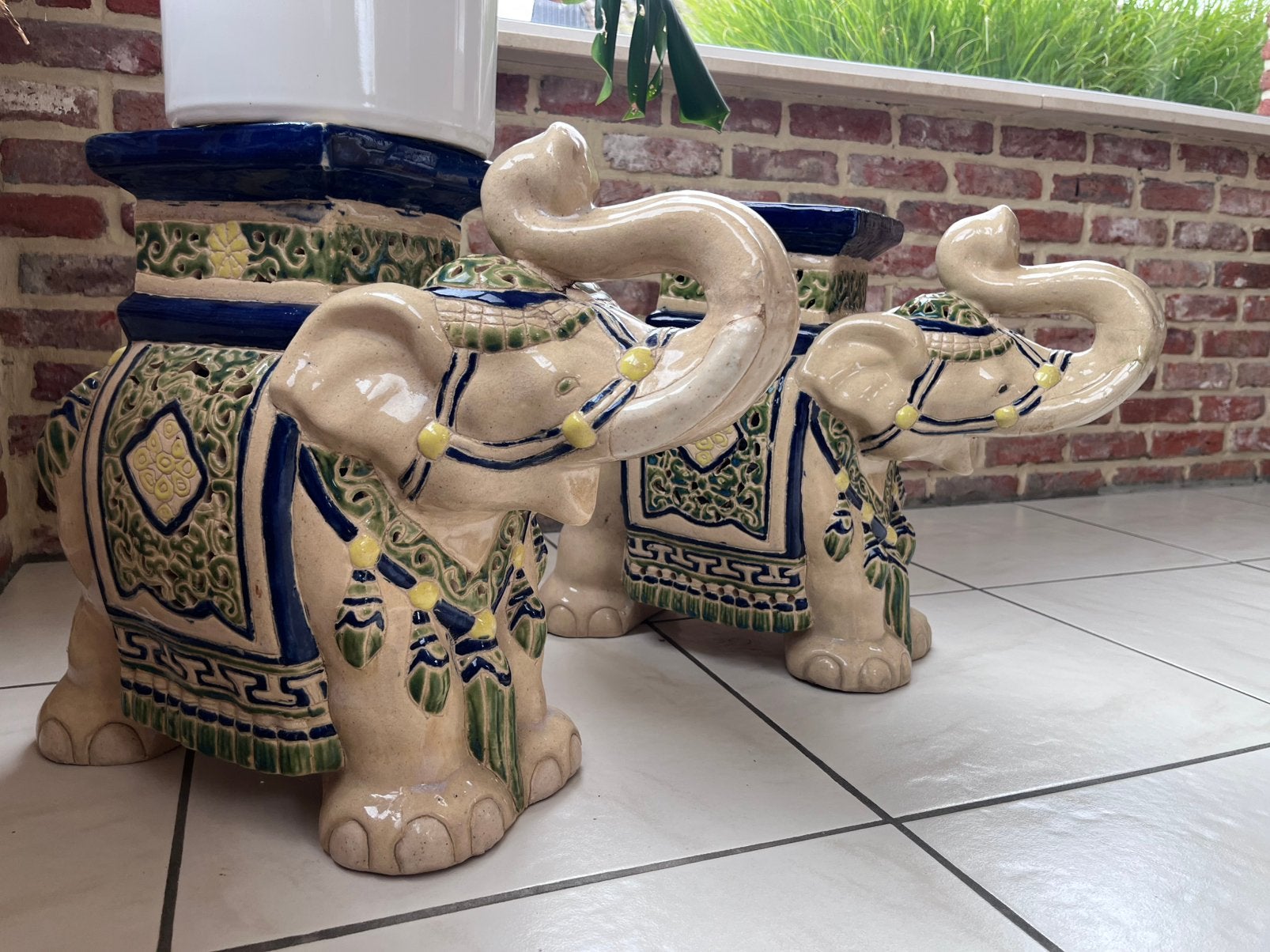 Olifant plantentafel keramiek (set van 2), Ophalen, Zo goed als nieuw