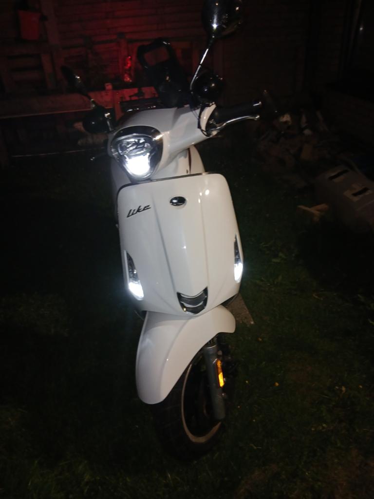 Kymco like  4takt  euro 5, Fietsen en Brommers, Scooters | Kymco, Ophalen, Zo goed als nieuw, Benzine