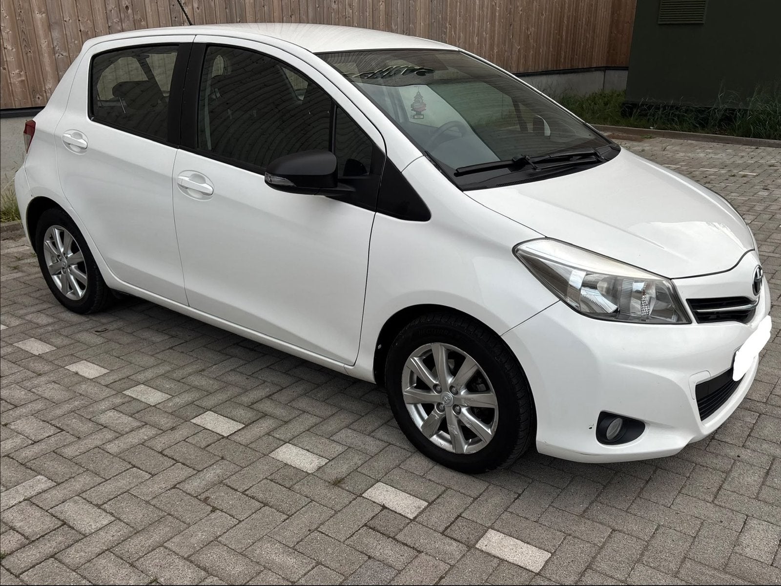 Toyota Yaris 1.3i Benzine 5 deurs Veel opties, Auto's, Toyota, Multifunctioneel stuurwiel, Handgeschakeld, 5 deurs, Particulier