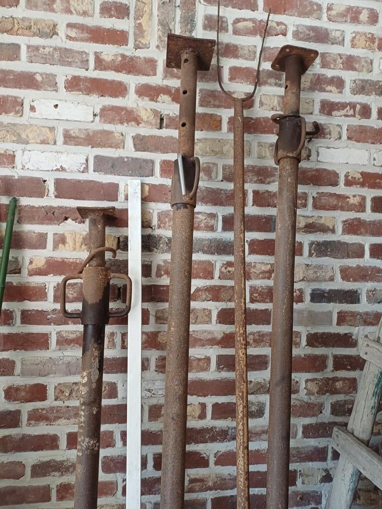 Antieke riek,bouwstempels, zeis,hark, spade, versch. hakken, Antiek en Kunst, Antiek | Gereedschap en Instrumenten, Ophalen