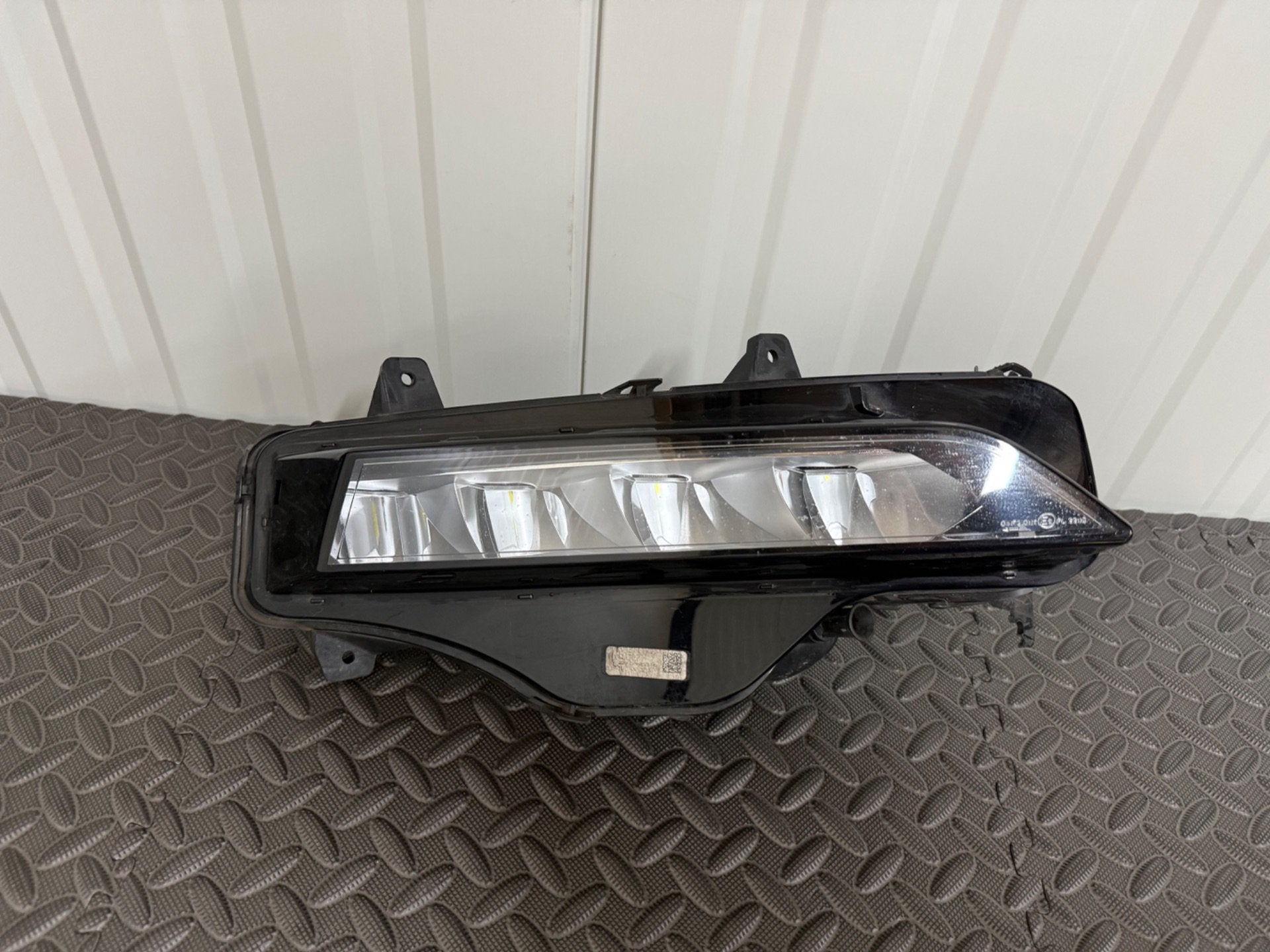 Skoda Octavia led mistlamp rechts 5e3941700 orgineel, Tr. Vaclava Klementa 869
293 01  Mlada Boleslav, CZ, Skoda, Skoda Auto a.s.