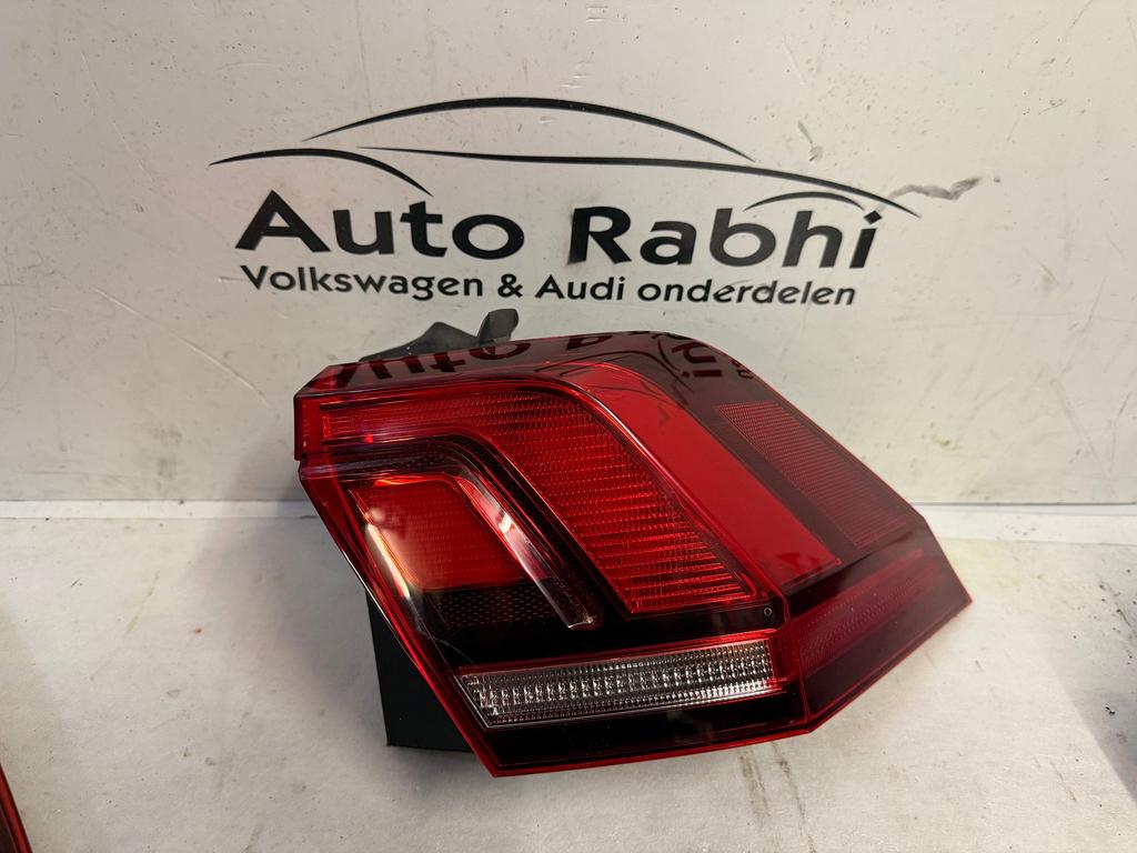 VW Tiguan Achterlicht Rechts 5NA945096D, Auto-onderdelen, Gebruikt, -, -, Ophalen of Verzenden