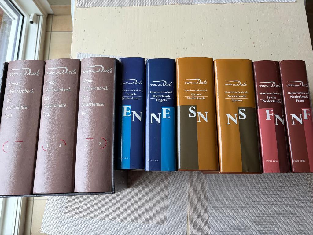 Woordenboeken Van Dale, Enlèvement, Van Dale, Anglais