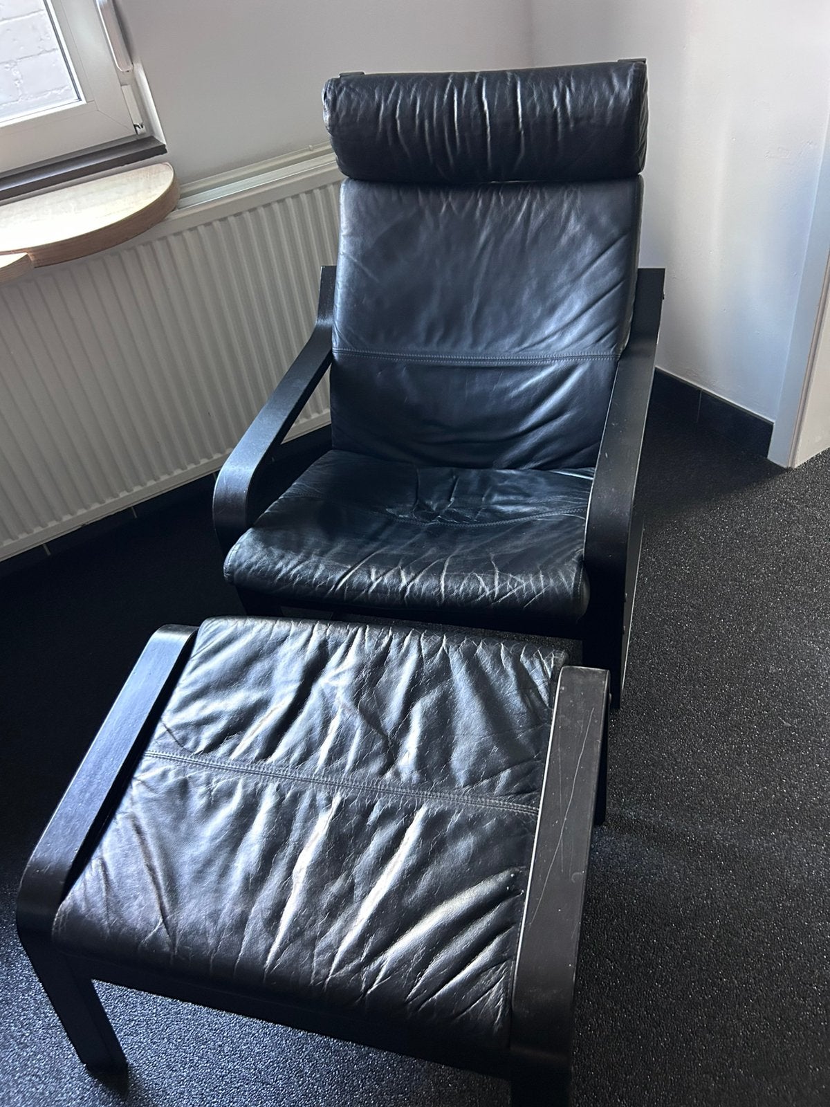 Lederen ikea loungestoel met voetbankje, Enlèvement, Utilisé, Bois
