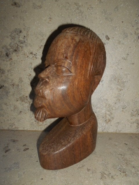 Vol houten Afrikaans beeld, Antiek en Kunst, Kunst | Beelden en Houtsnijwerken, Ophalen of Verzenden, Beeld, Hout, Afrika