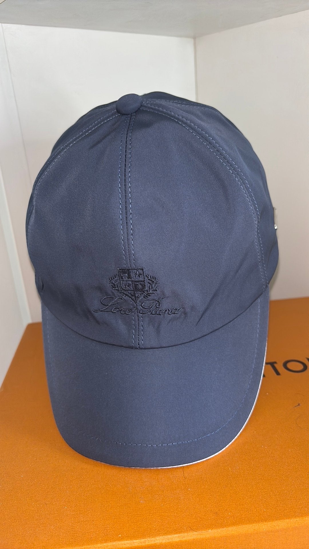 Loro piana, Kleding | Dames, Hoeden en Petten, Ophalen of Verzenden, Nieuw, One size fits all, Pet